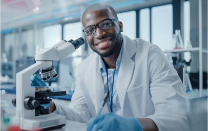 науковець за роботою