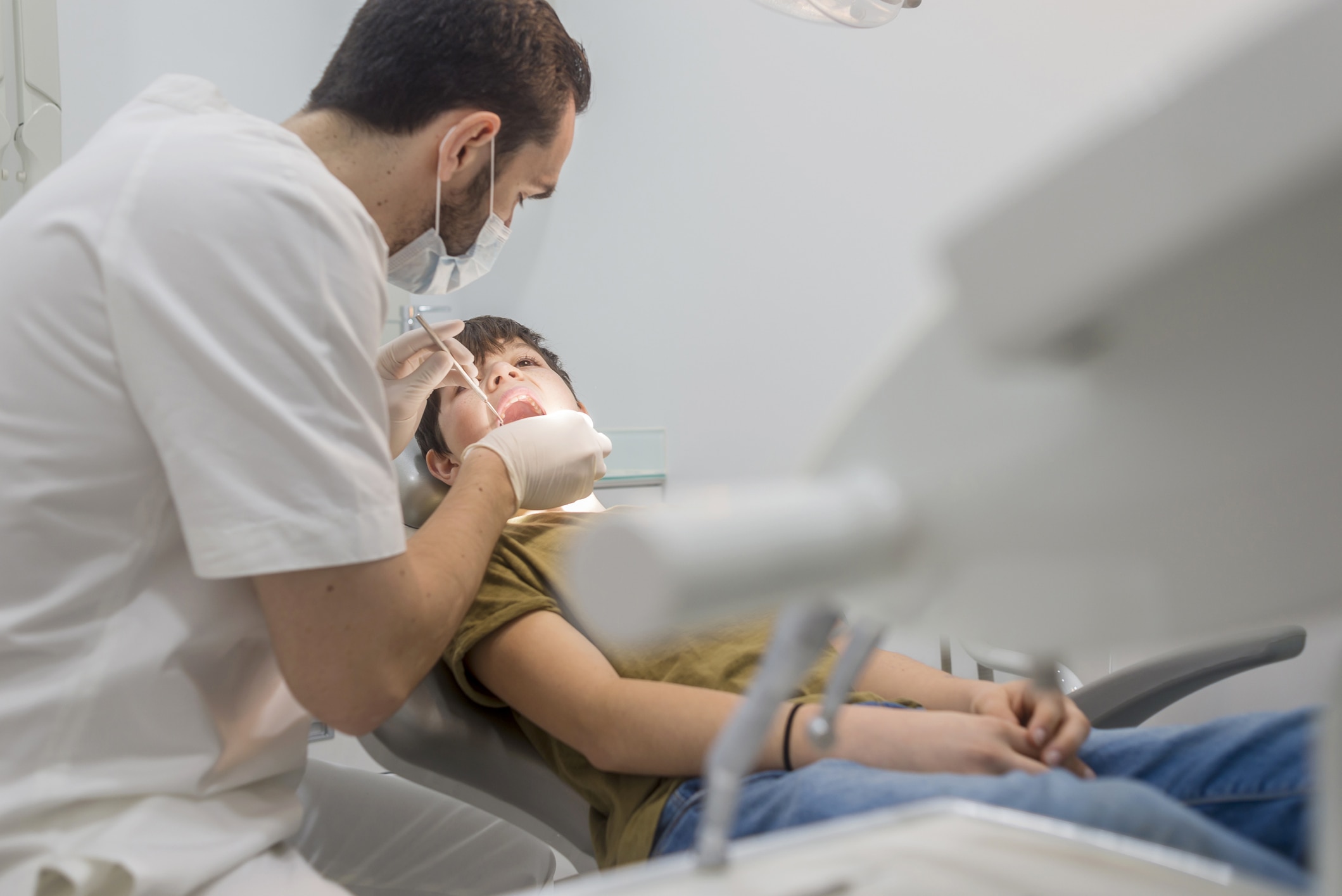 стоматолог